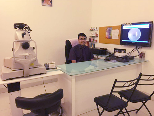 Dr Sachin Kabra Eye Specialist